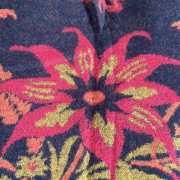 New never used brown floral cape stunning I bought it but not my colors - Picture 4 of 9